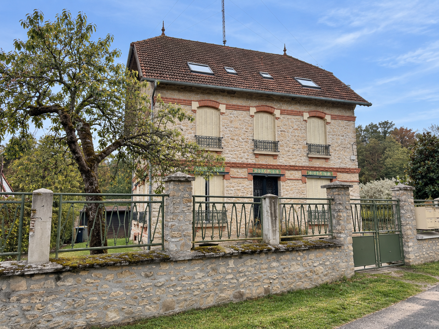 IMMEUBLE 6 APPARTEMENTS TYPE F2